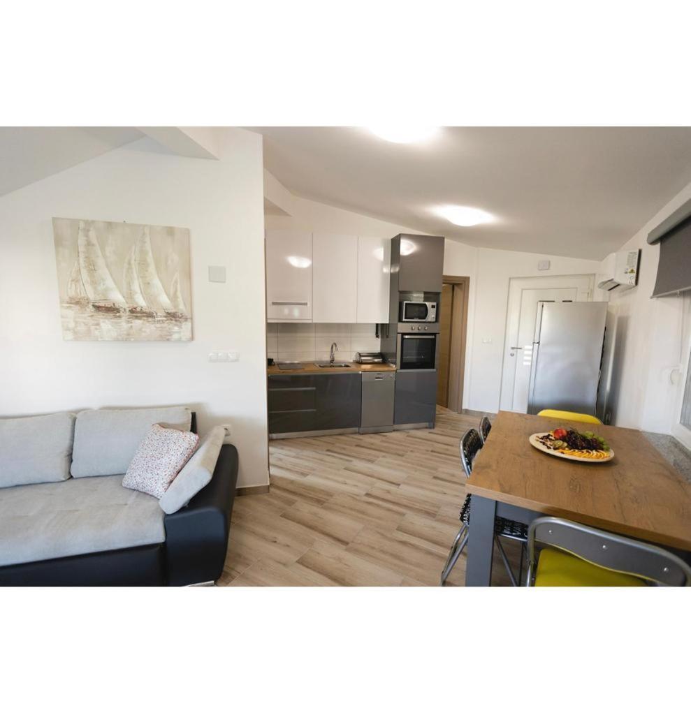 Apartmani Jedro Šilo Εξωτερικό φωτογραφία